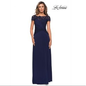 La Femme Ruched Jersey Short-Sleeve Gown